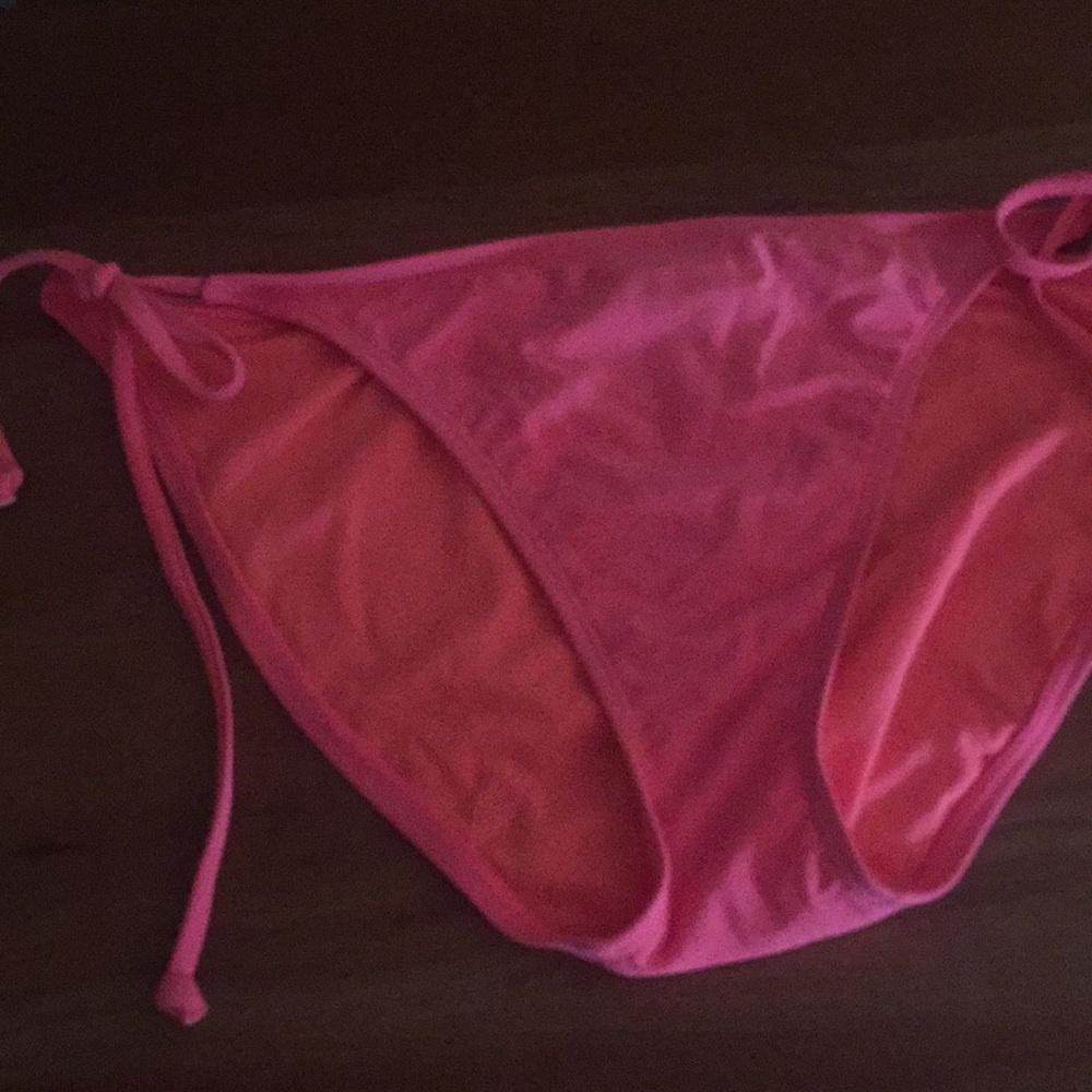 Statement bathing suit bottom - Picture 2 of 2